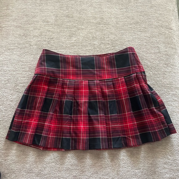 H&M Other - H&M Kids Red and Black Plaid Skirt